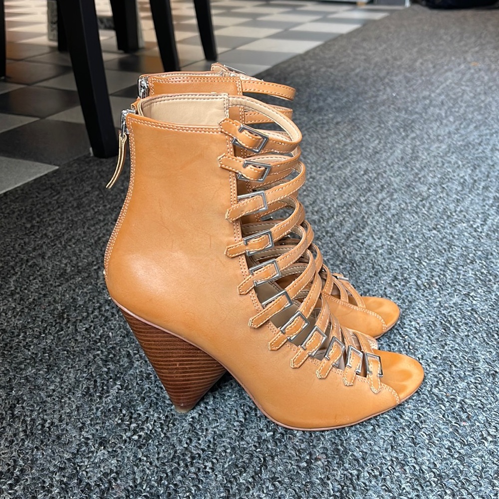 BCBGeneration Alise Caged Heels - Pumps Tan